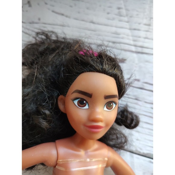 2015 Hasbro MOANA DOLL Disney Hawaiian Girl Action Figure Articulated 10" - Picture 2 of 7